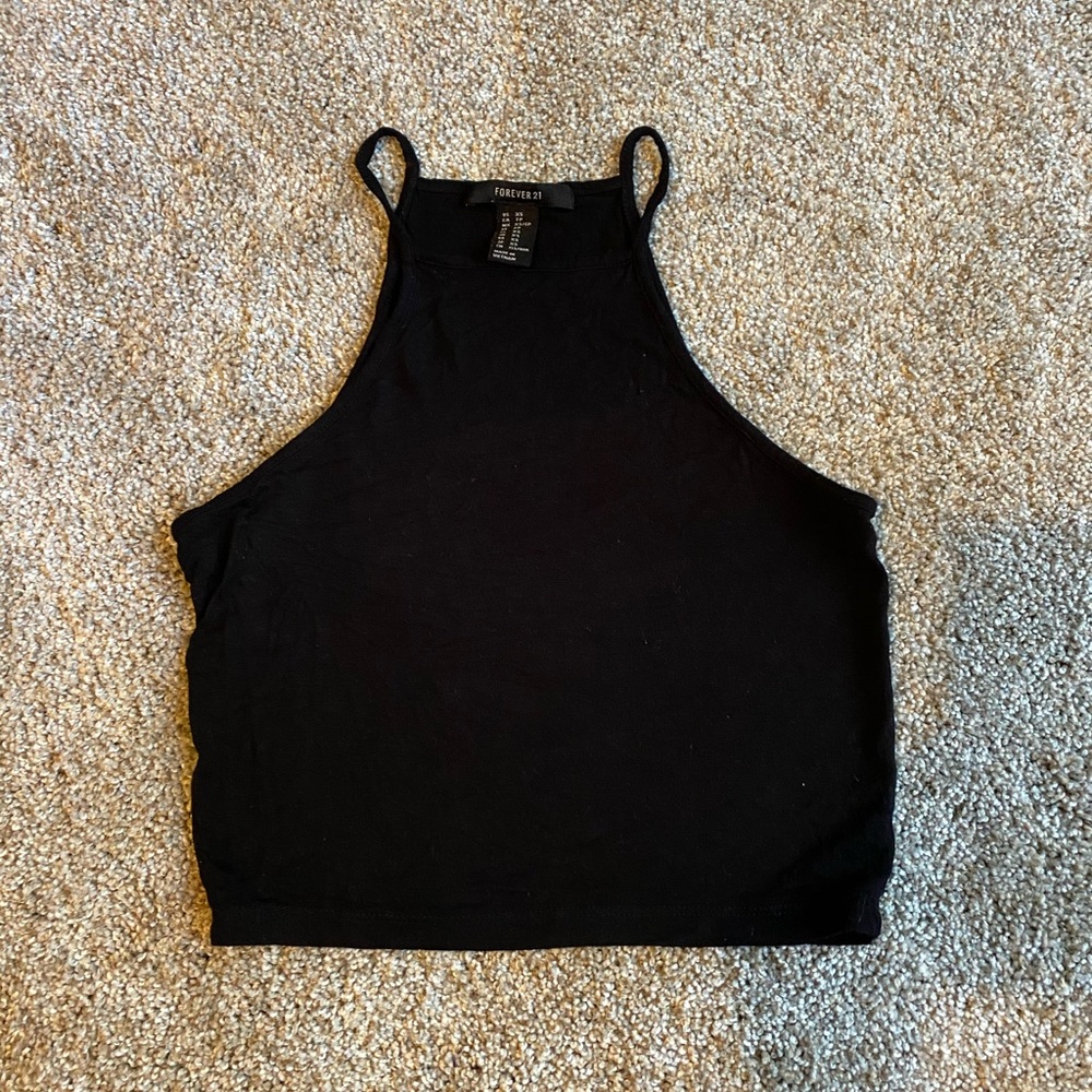 sleeveless black crop top